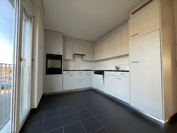 Schöne 5-Zimmerwohnung direkt am Bahnhof 2