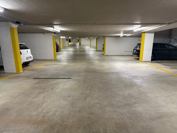 Einstellplatz in geschlossener Tiefgarage 2