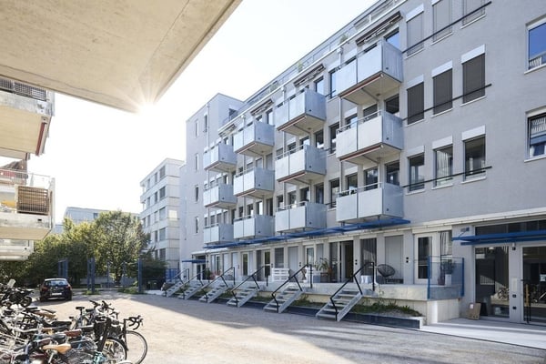 Wohlfühloase: Bezug in eine moderne 3.5 Zimmerwohnung an Top-Lage 10