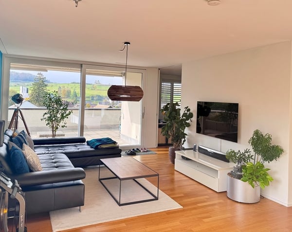 moderne 5.5-Zimmerwohnung im Grünen 2