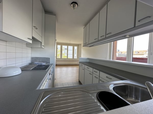 Charmante 3.5 Zimmerwohnung am Eigerplatz 2