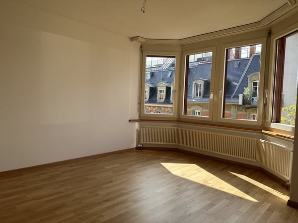 Charmante 3.5 Zimmerwohnung am Eigerplatz 4