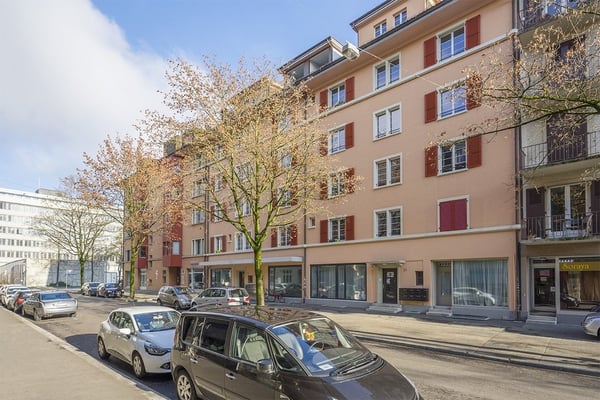 Charmante 3.5 Zimmerwohnung am Eigerplatz 1