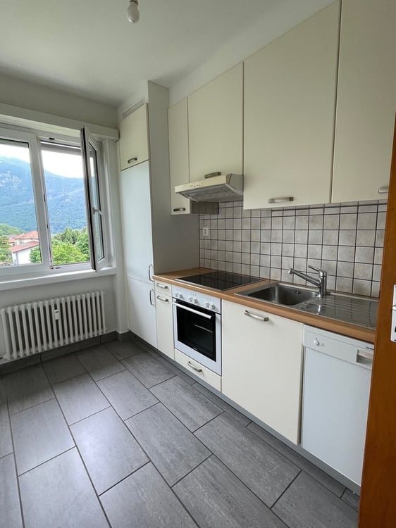 Affitasi Ampio 5.5 Locali Luminoso e Spazioso 7