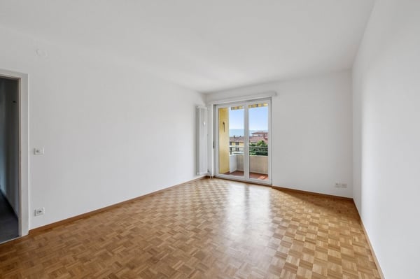 Affitasi Ampio 5.5 Locali Luminoso e Spazioso 5
