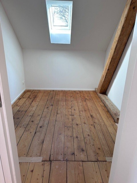 Attraktives Büro/Atelier im Dachgeschoss 4