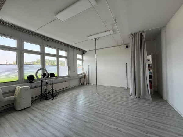Heller, offener Büro- oder Praxisraum 5