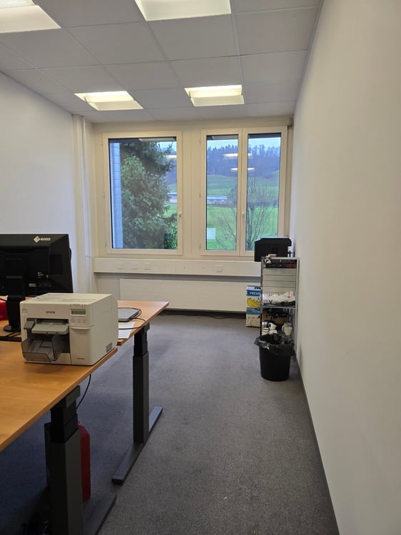 Büro- /Archivräume ab 15–150 m² an Top-Lage zu vermieten 3