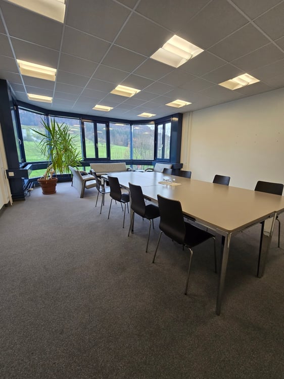 Büro- /Archivräume ab 15–150 m² an Top-Lage zu vermieten 2