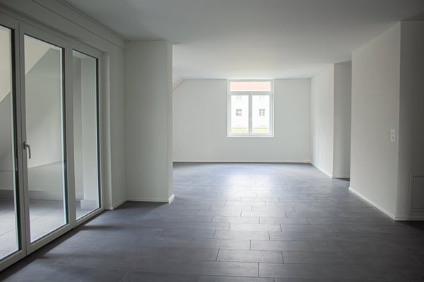 Helle 4.5-Zimmer-Dachwohnung in Langnau am Albis – Modern renoviert und ruhig gelegen 3