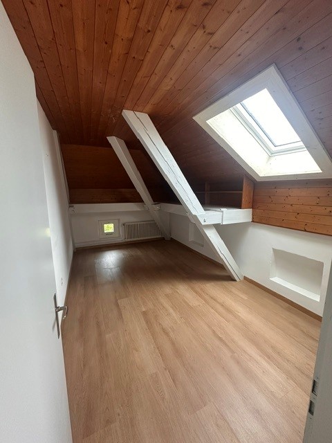 Charmante 5-Zimmer-Dachwohnung in Hausen am Albis 5