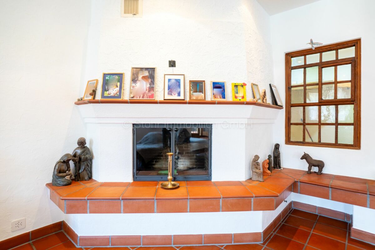 Casa bifamiliare con terreno edificabile - Un'opportunità unica