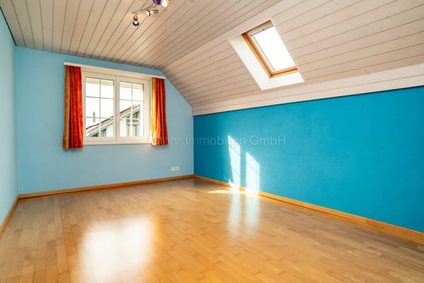 Exklusives 1.5 Zimmer EFH mit Pool - Freistehend und komfortabel 10