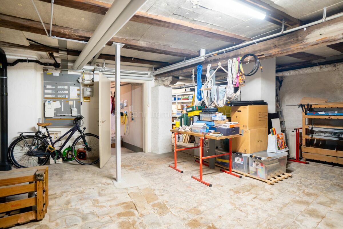 Totalsaniertes 6.5-Zimmer Mittelhaus mit historischem Charakter in Oberwinterthur