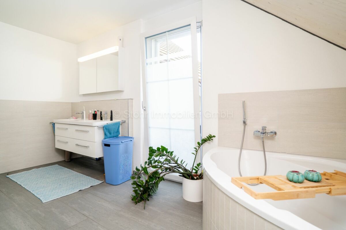 Topmodernes 5.5 Zimmer DEFH an ruhiger Lage