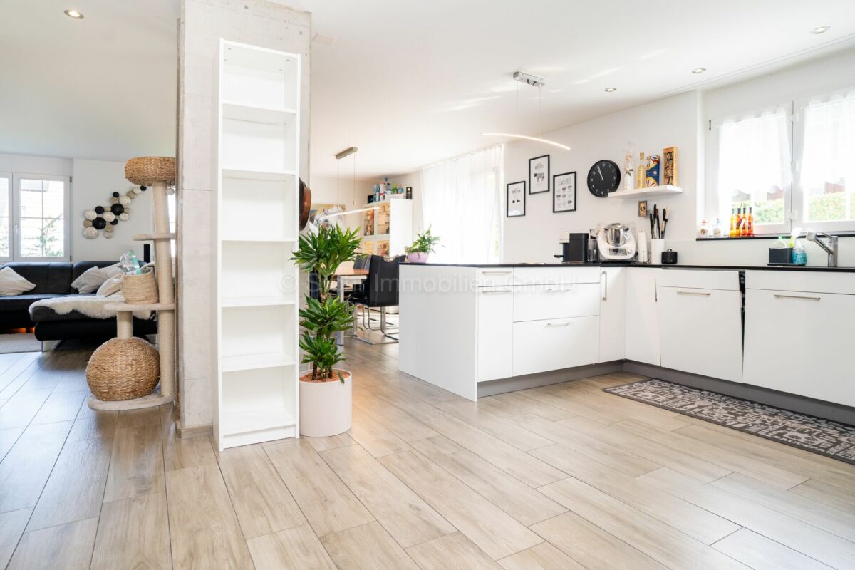 Topmodernes 5.5 Zimmer DEFH an ruhiger Lage