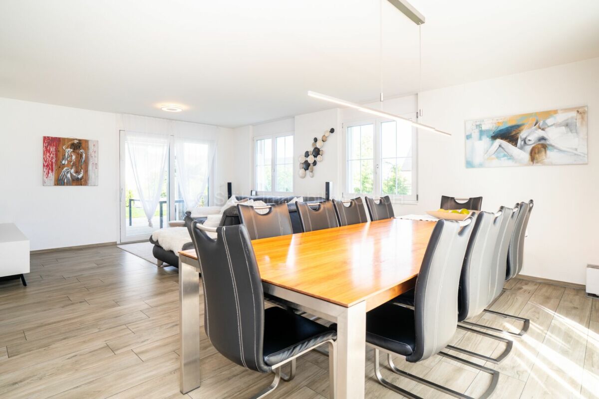 Topmodernes 5.5 Zimmer DEFH an ruhiger Lage