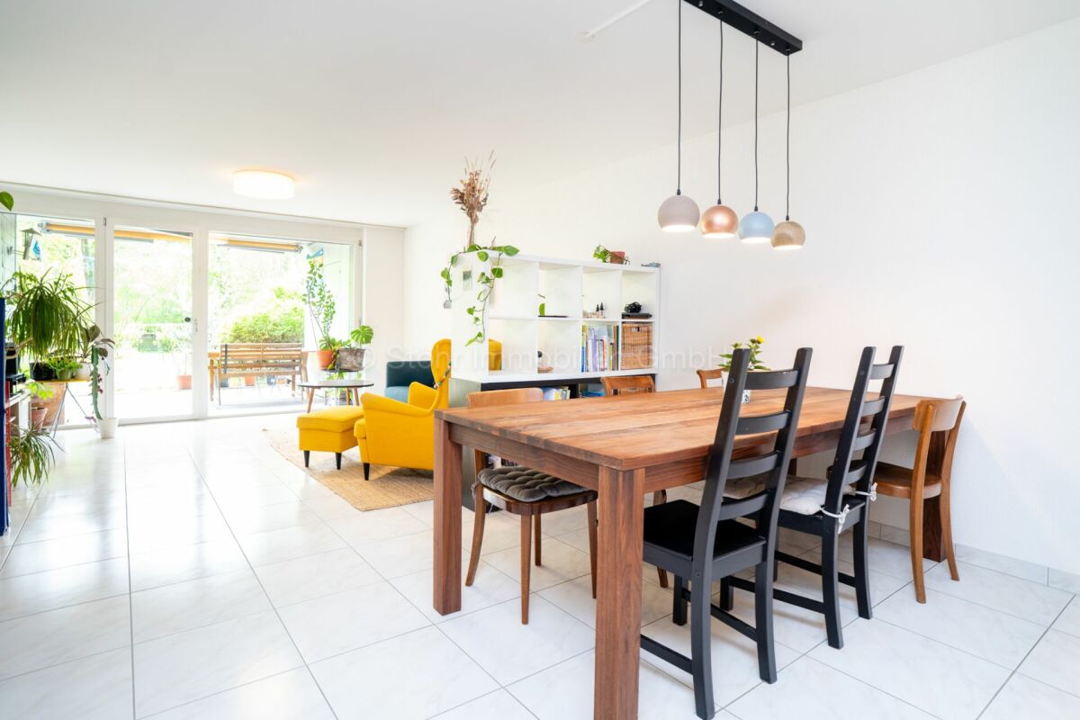 Gepflegte 2.5 Zimmer Wohnung mit grosszügigem Garten