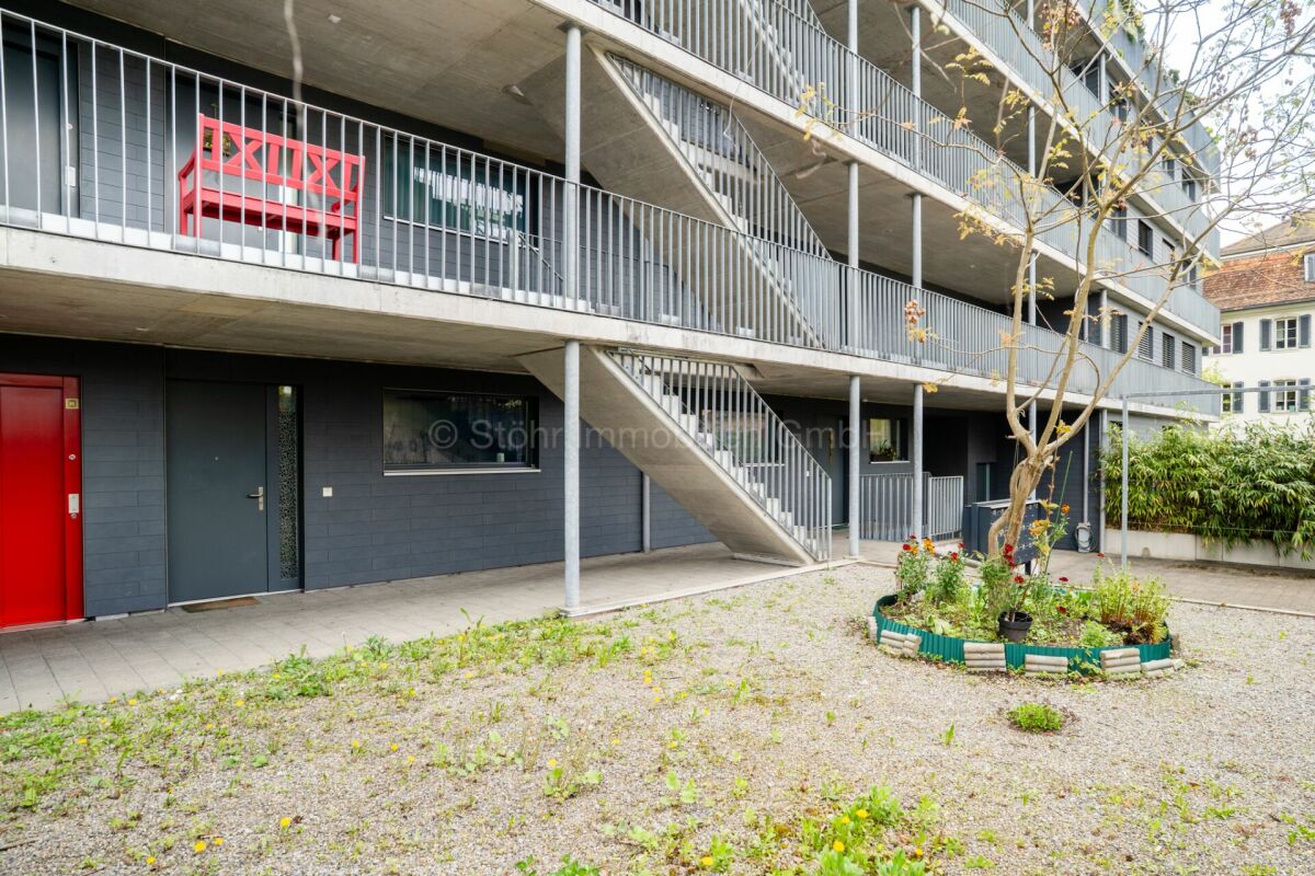 Gepflegte 2.5 Zimmer Wohnung mit grosszügigem Garten