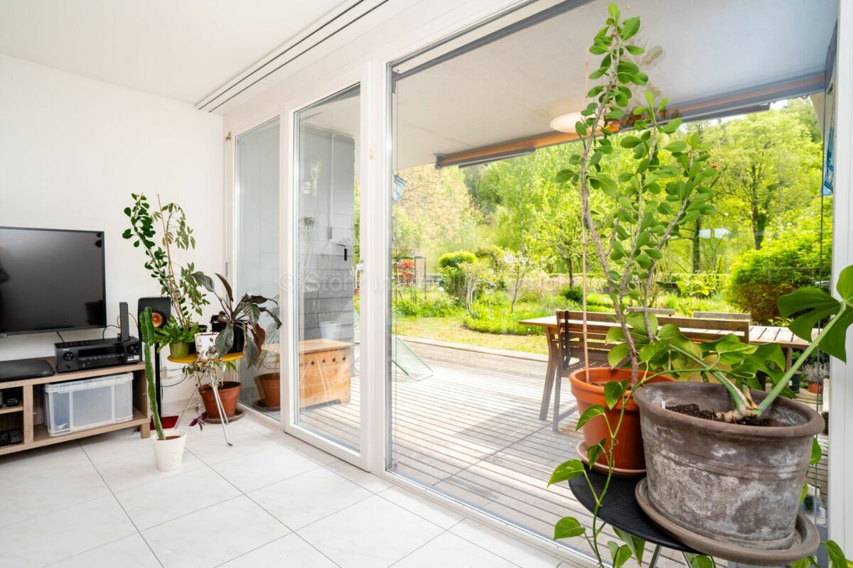 Gepflegte 2.5 Zimmer Wohnung mit grosszügigem Garten