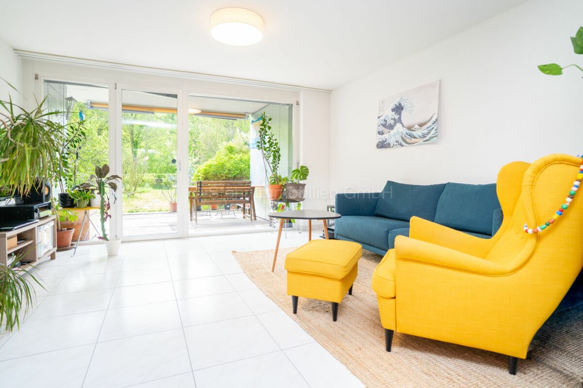 Gepflegte 2.5 Zimmer Wohnung mit grosszügigem Garten