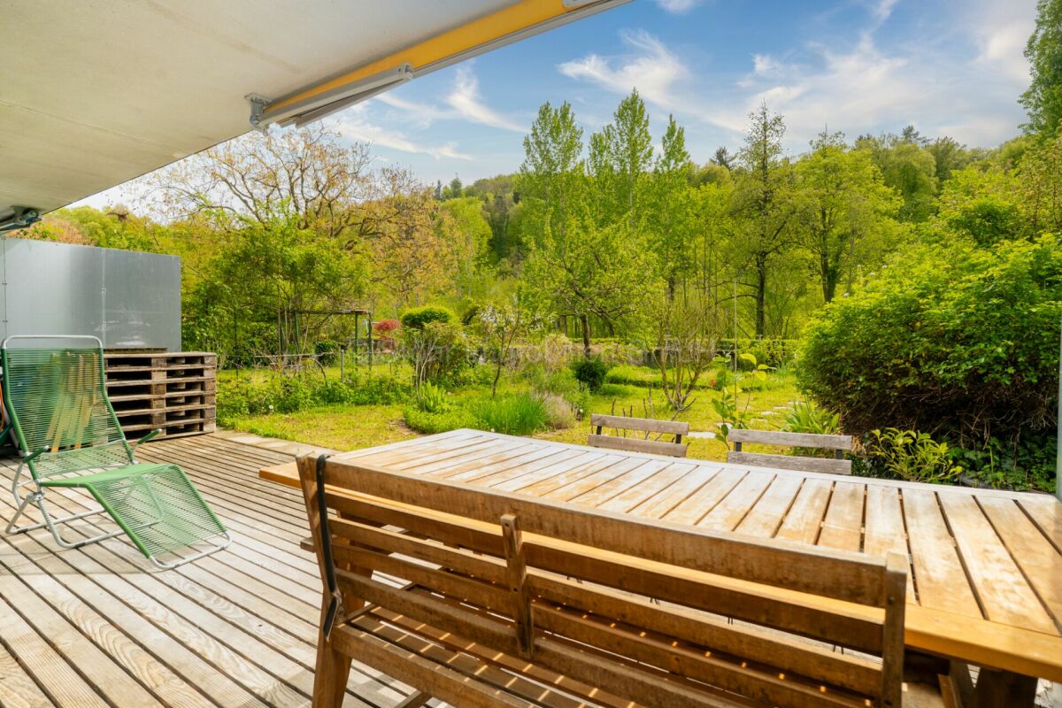 Gepflegte 2.5 Zimmer Wohnung mit grosszügigem Garten