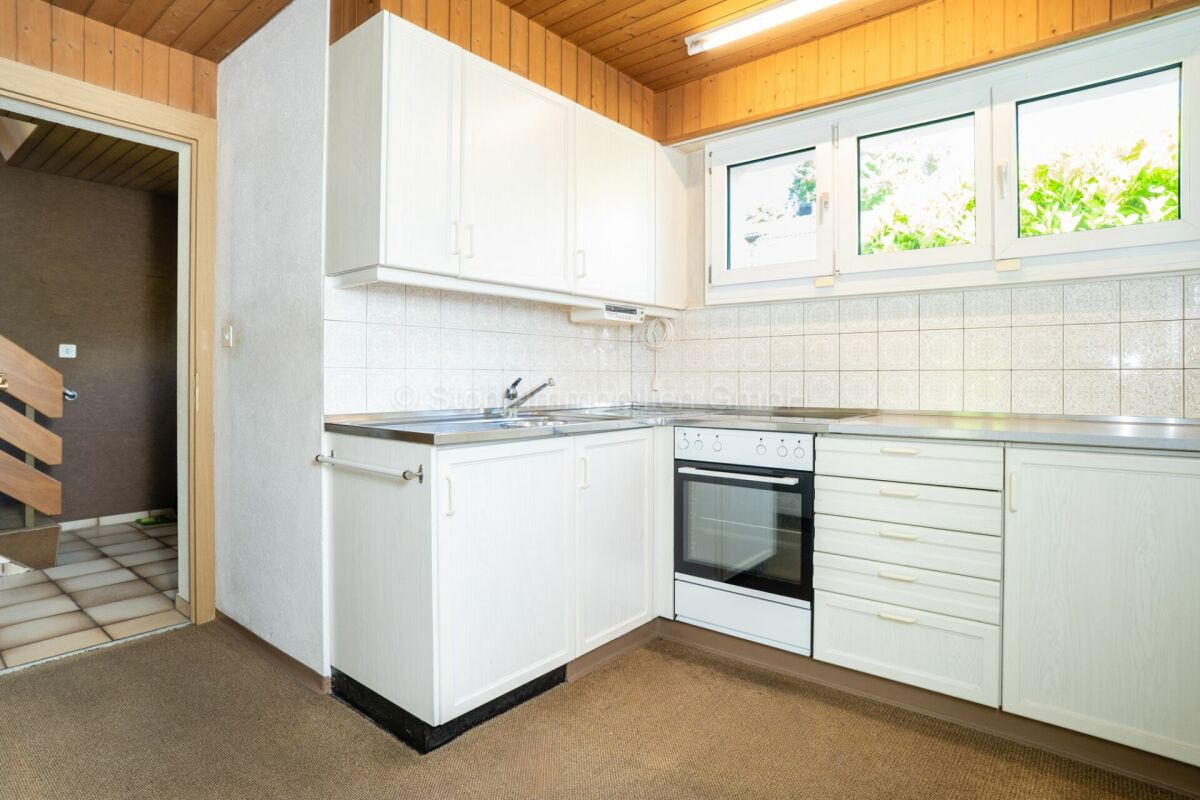 Familienfreundliches 4.5 Zimmer Reiheneckhaus mit Potenzial
