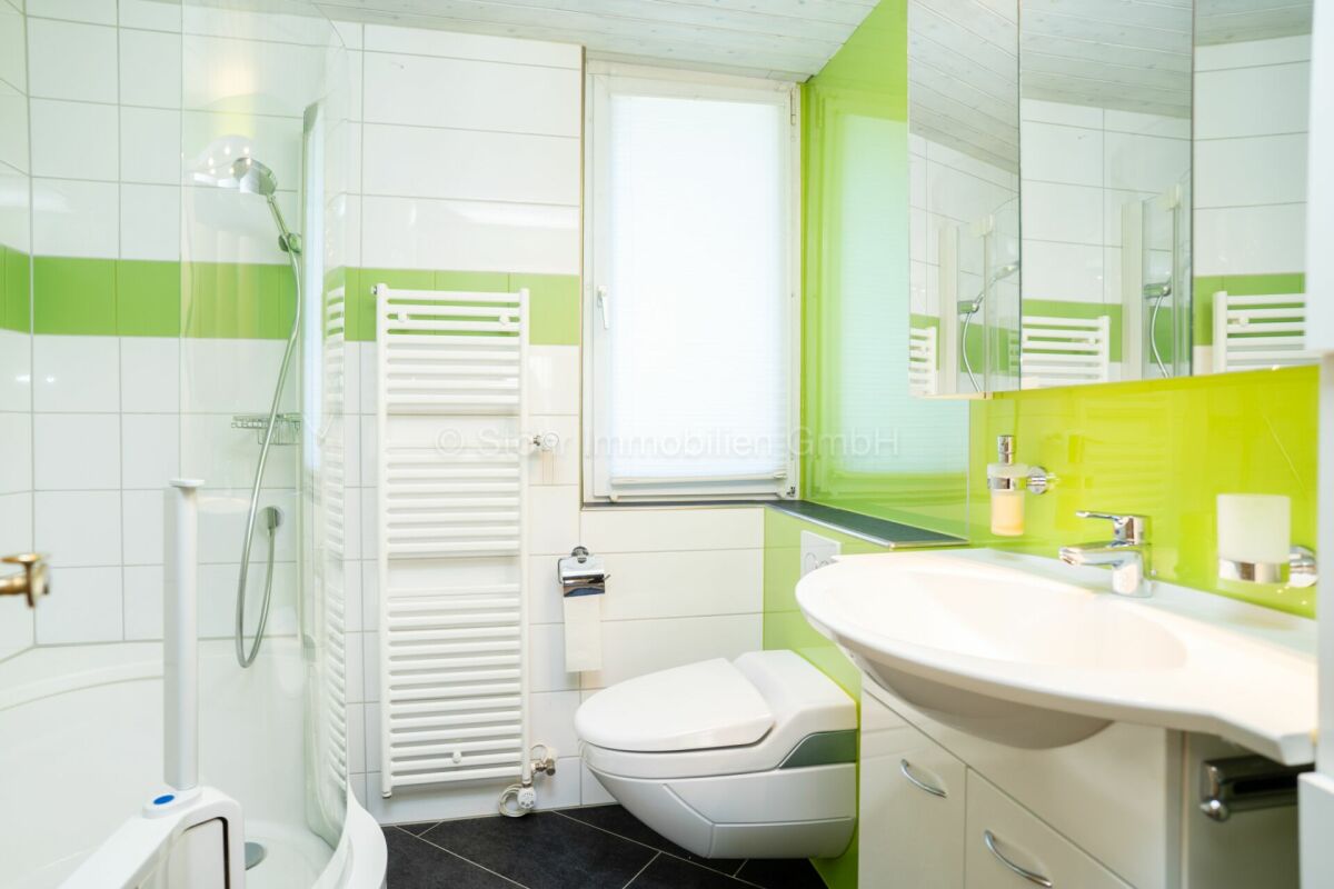 Familienfreundliches 4.5 Zimmer Reiheneckhaus mit Potenzial