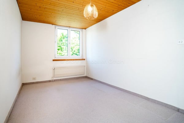 Familienfreundliches 4.5 Zimmer Reiheneckhaus mit Potenzial 10