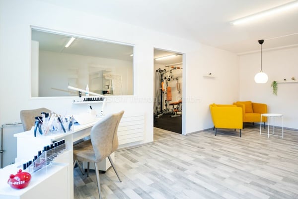 775 m2 Gewerbefläche in Elsau 14