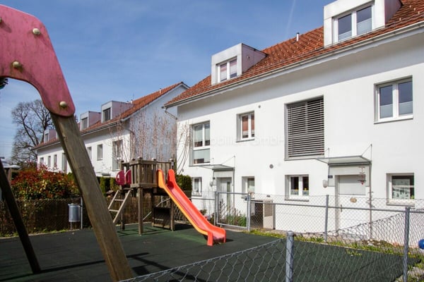 Helles 5.5 Zimmer Reiheneckhaus an kinderfreundlicher Lage 25