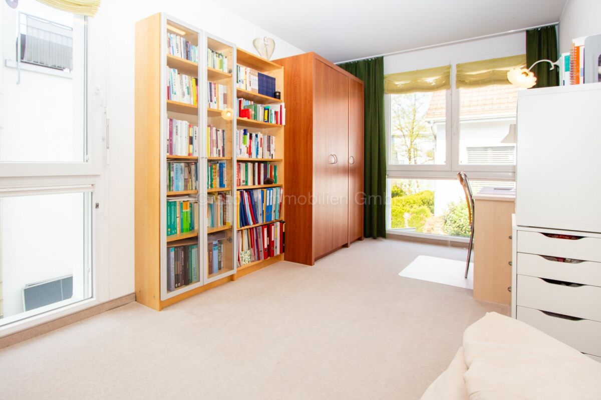 Helles 5.5 Zimmer Reiheneckhaus an kinderfreundlicher Lage