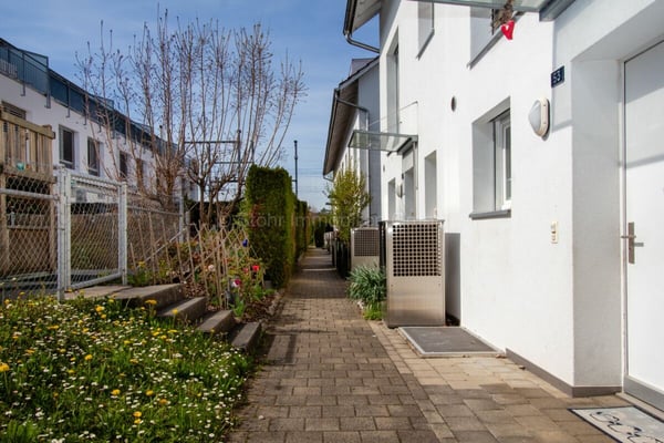 Helles 5.5 Zimmer Reiheneckhaus an kinderfreundlicher Lage 21