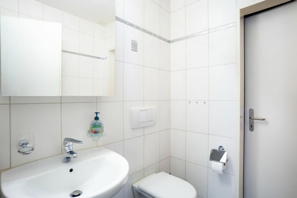 STILVOLLE 5.5 ZIMMER TERRASSENWOHNUNG MIT 67 M2 TERRASSE 14