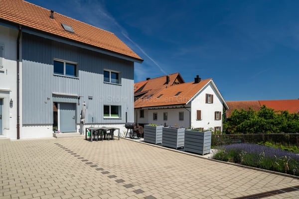 Familienfreundliches 4.5-Zimmer-DEFH in gepflegter Überbauung 2