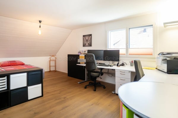 Familienfreundliches 4.5-Zimmer-DEFH in gepflegter Überbauung 9