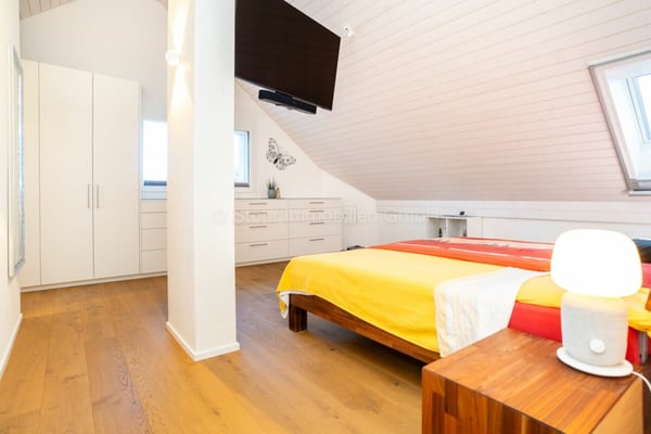 Familienfreundliches 4.5-Zimmer-DEFH in gepflegter Überbauung 11