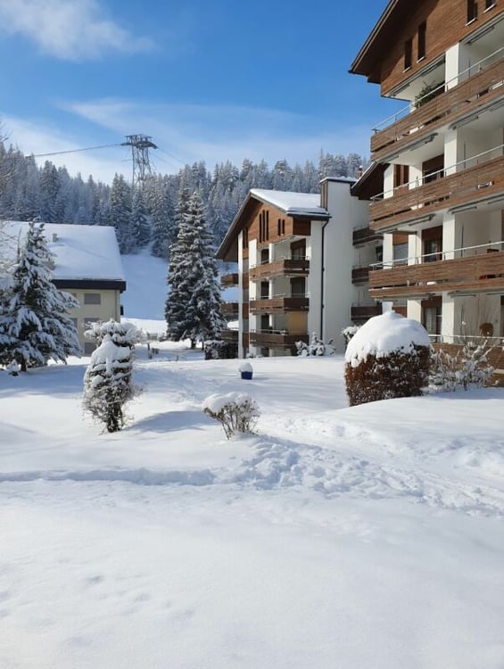 Alpiner Rückzugsort an Bestlage in LAAX - Ski-in/Ski-out & Wellness inklusive 10