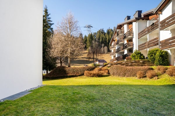 Alpiner Rückzugsort an Bestlage in LAAX - Ski-in/Ski-out & Wellness inklusive 2