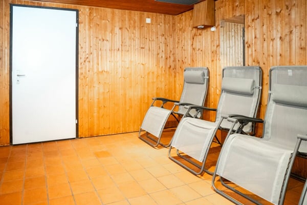 Alpiner Rückzugsort an Bestlage in LAAX - Ski-in/Ski-out & Wellness inklusive 15