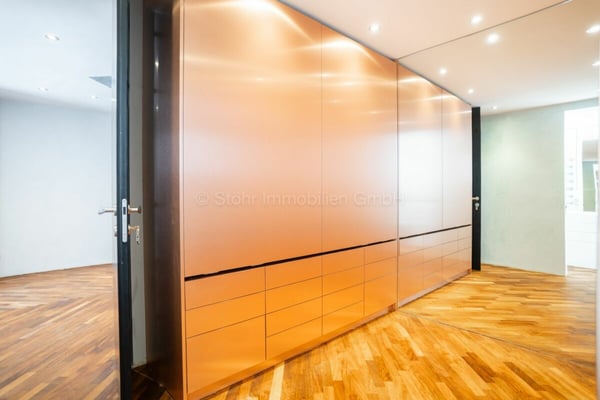 Elegante 10-Zimmer Villa mit aussergewöhnlicher Architektur 32