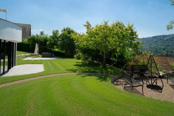 Elegante 10-Zimmer Villa mit aussergewöhnlicher Architektur 44