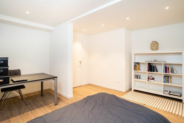 Einzigartige 4.5-Zimmer-Terrassenwohnung an sonniger Hanglage 11