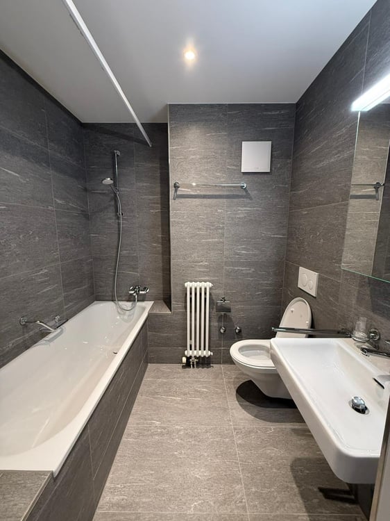 1.5-Zimmer-Maisonette mit Wintergarten, beheiztem Bastelraum und grossem Privatgarten in Zürich-Höngg 9