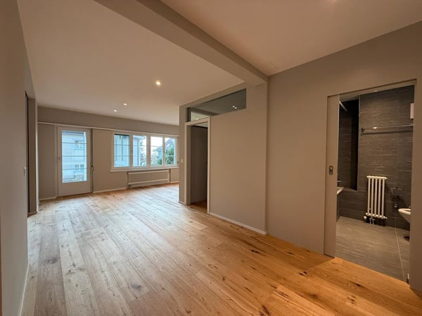 1.5-Zimmer-Maisonette mit Wintergarten, beheiztem Bastelraum und grossem Privatgarten in Zürich-Höngg 8