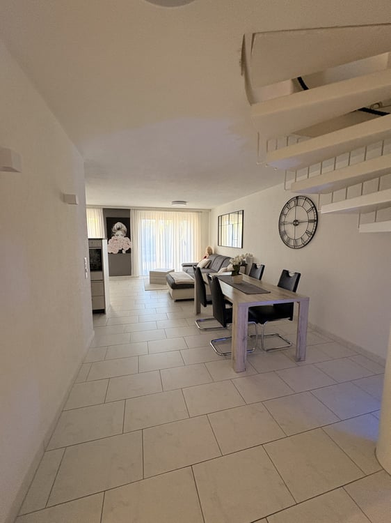 Attraktive 2.5-Zimmer-Maisonettewohnung mit grosser Terrasse und besonderer Architektur 2