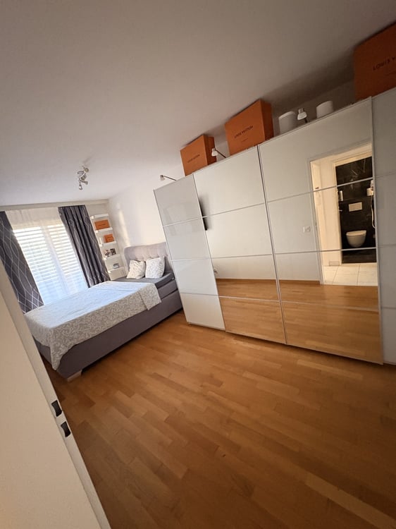 Attraktive 2.5-Zimmer-Maisonettewohnung mit grosser Terrasse und besonderer Architektur 10