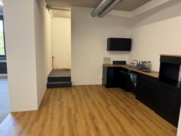 Grosszügige Büro- und Lagerfläche zur Miete an der Riedstrasse 8 in Dietikon 20