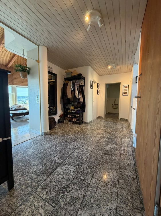 Charmante 4-Zimmer-Maisonette-Wohnung mit Garten und Aussicht in die Berge in Gossau ZH 10