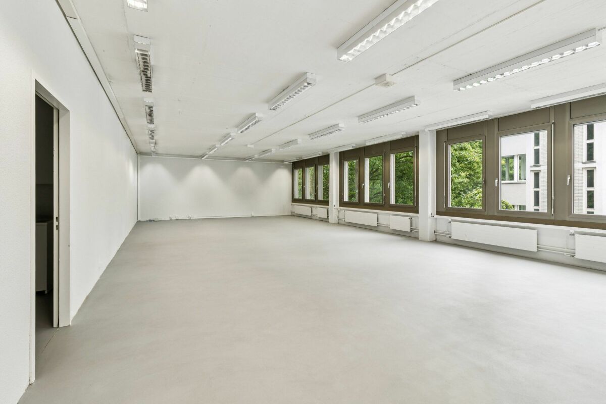 Espace de bureau attractif dans le quartier animé de Binz - espace ouvert au 2e étage (145 m²)